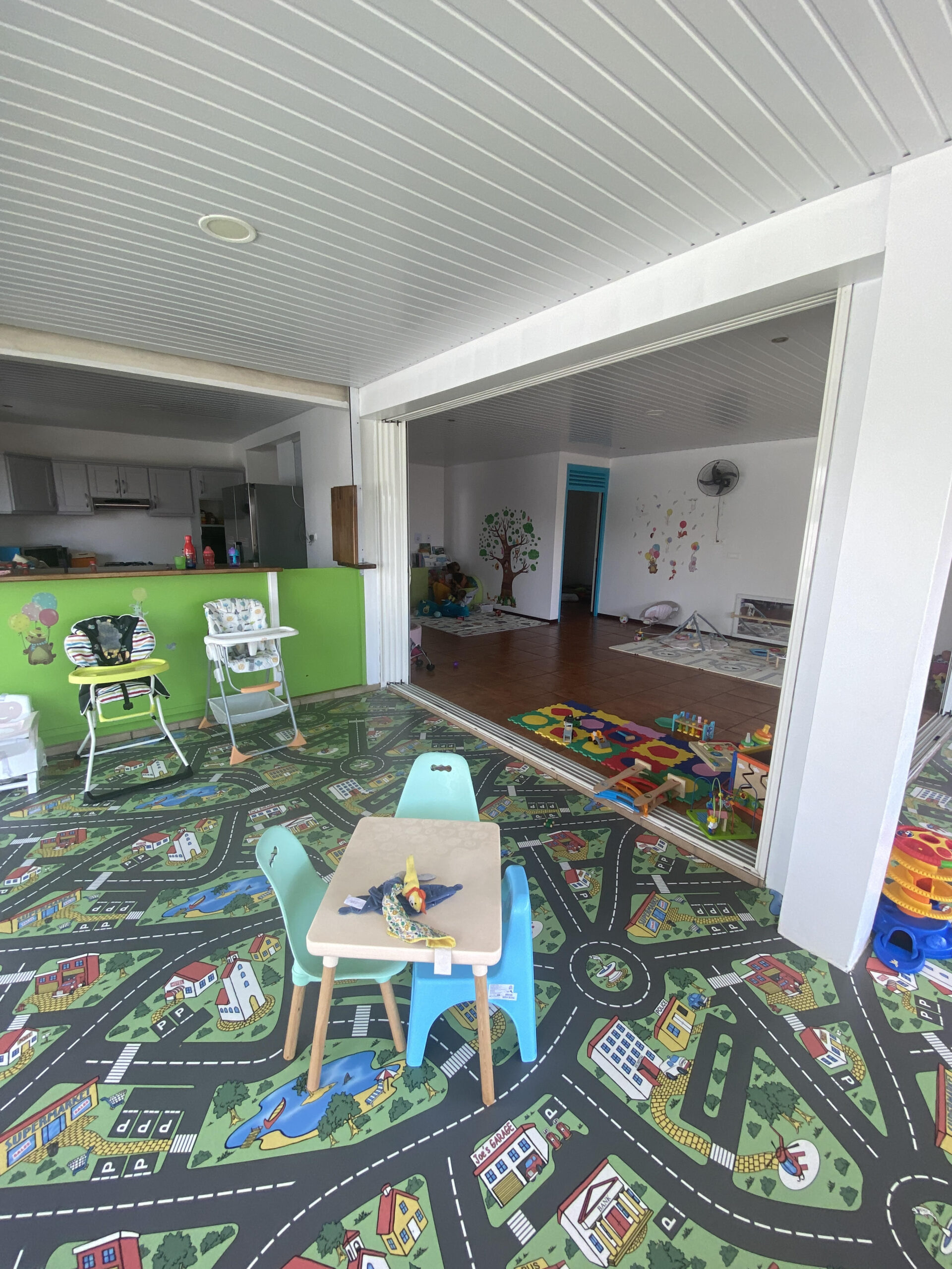 Crèche située près du Centre Hospitalier de la Polynésie française, à Taaone, Tahiti.